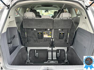 2022 Toyota Sienna LE 8-Passenger   - Photo 6 - Richmond, IN 47374