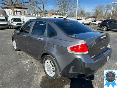 2010 Ford Focus SE   - Photo 4 - Richmond, IN 47374