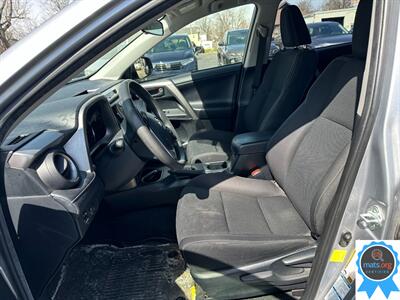 2018 Toyota RAV4 Hybrid LE AWD - Photo 9 - Richmond, IN 47374