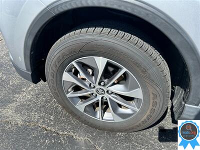 2018 Toyota RAV4 Hybrid LE AWD - Photo 7 - Richmond, IN 47374