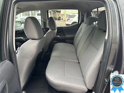 2022 Toyota Tacoma SR5 V6   - Photo 10 - Richmond, IN 47374