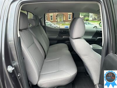 2022 Toyota Tacoma SR5 V6   - Photo 12 - Richmond, IN 47374