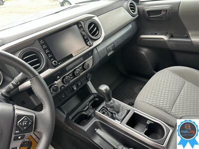 2022 Toyota Tacoma SR5 V6   - Photo 15 - Richmond, IN 47374