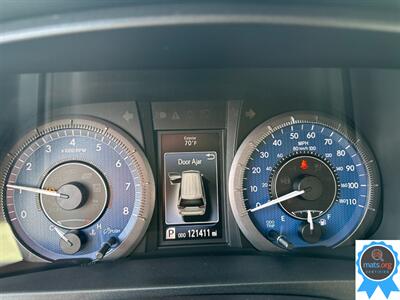 2019 Toyota Sienna LE 7-Passenger Auto Access Seat   - Photo 16 - Richmond, IN 47374