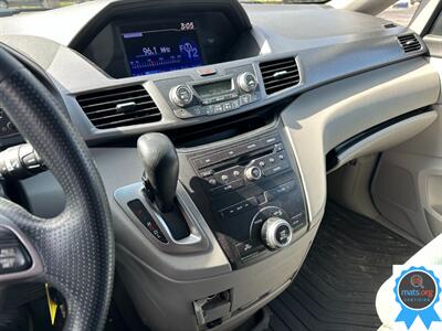 2013 Honda Odyssey LX - Photo 16 - Richmond, IN 47374
