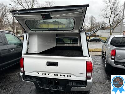 2022 Toyota Tacoma SR V6   - Photo 8 - Richmond, IN 47374