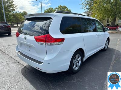 2011 Toyota Sienna LE 8-Passenger   - Photo 3 - Richmond, IN 47374