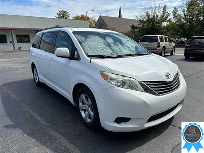 2011 Toyota Sienna LE 8-Passenger   - Photo 2 - Richmond, IN 47374