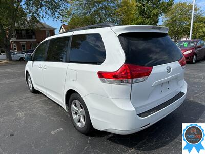 2011 Toyota Sienna LE 8-Passenger   - Photo 4 - Richmond, IN 47374