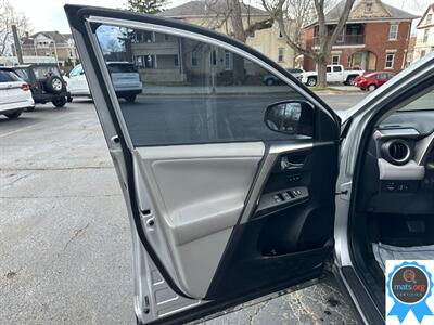 2013 Toyota RAV4 Limited - Photo 8 - Richmond, IN 47374