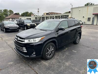 2017 Toyota Highlander XLE   - Photo 1 - Richmond, IN 47374