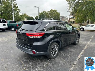 2017 Toyota Highlander XLE   - Photo 3 - Richmond, IN 47374