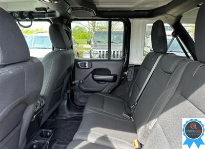 2019 Jeep Wrangler Sport   - Photo 10 - Richmond, IN 47374