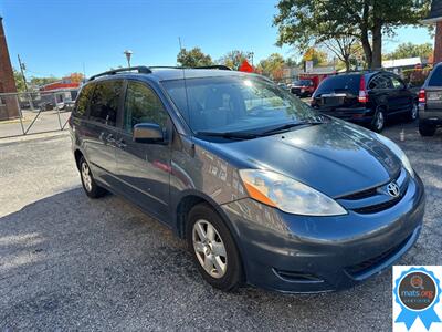 2010 Toyota Sienna LE 7-Passenger - Photo 2 - Richmond, IN 47374