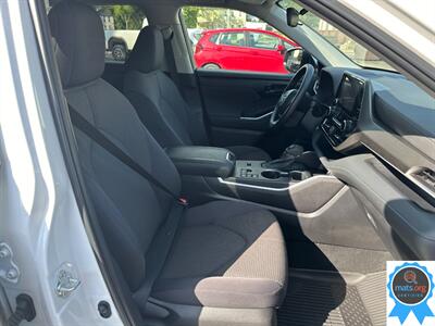 2023 Toyota Highlander L   - Photo 9 - Richmond, IN 47374
