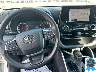 2023 Toyota Highlander L   - Photo 14 - Richmond, IN 47374