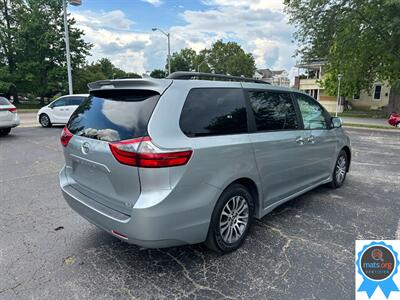 2020 Toyota Sienna XLE 8-Passenger   - Photo 3 - Richmond, IN 47374