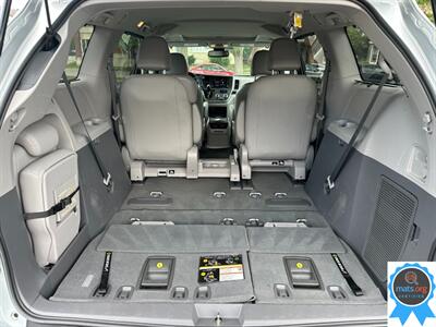 2020 Toyota Sienna XLE 8-Passenger   - Photo 6 - Richmond, IN 47374