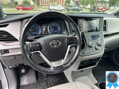 2020 Toyota Sienna XLE 8-Passenger   - Photo 15 - Richmond, IN 47374