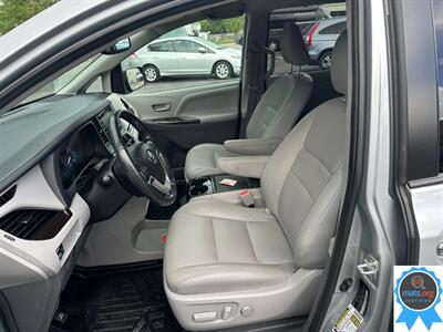2020 Toyota Sienna XLE 8-Passenger   - Photo 9 - Richmond, IN 47374