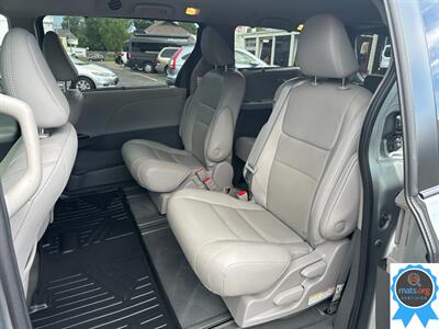 2020 Toyota Sienna XLE 8-Passenger   - Photo 11 - Richmond, IN 47374