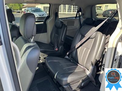 2010 Chrysler Town & Country Touring Plus   - Photo 11 - Richmond, IN 47374