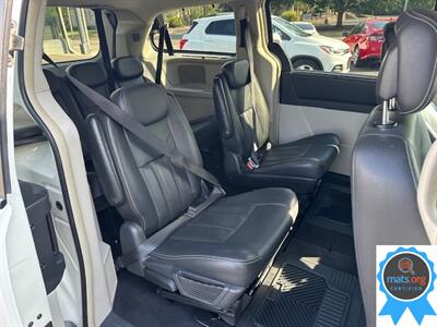 2010 Chrysler Town & Country Touring Plus   - Photo 14 - Richmond, IN 47374