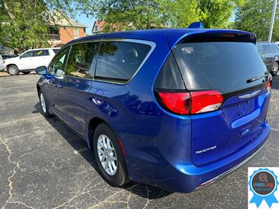 2020 Chrysler Pacifica Touring   - Photo 6 - Richmond, IN 47374