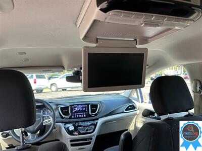 2020 Chrysler Pacifica Touring   - Photo 18 - Richmond, IN 47374