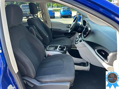 2020 Chrysler Pacifica Touring   - Photo 13 - Richmond, IN 47374