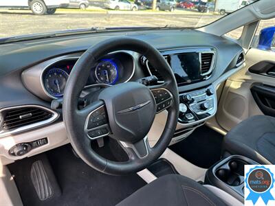 2020 Chrysler Pacifica Touring   - Photo 10 - Richmond, IN 47374