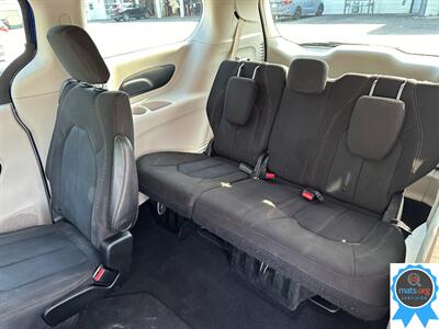 2020 Chrysler Pacifica Touring   - Photo 12 - Richmond, IN 47374