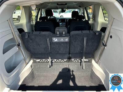 2020 Chrysler Pacifica Touring   - Photo 5 - Richmond, IN 47374