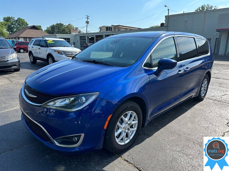 2020 Chrysler Pacifica Touring - Photo 1 - Richmond, IN 47374
