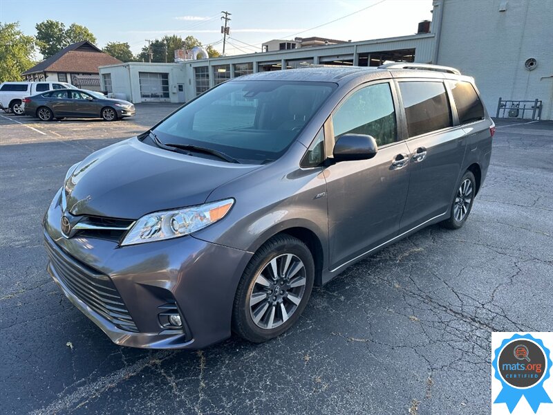 2018 Toyota Sienna XLE 7-Passenger AWD   - Photo 1 - Richmond, IN 47374