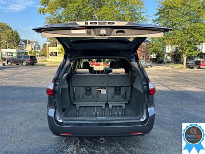 2018 Toyota Sienna XLE 7-Passenger AWD   - Photo 5 - Richmond, IN 47374