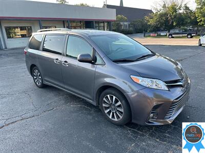 2018 Toyota Sienna XLE 7-Passenger AWD   - Photo 2 - Richmond, IN 47374