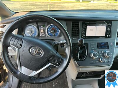 2018 Toyota Sienna XLE 7-Passenger AWD   - Photo 10 - Richmond, IN 47374