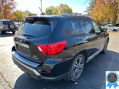 2017 Nissan Pathfinder Platinum   - Photo 3 - Richmond, IN 47374