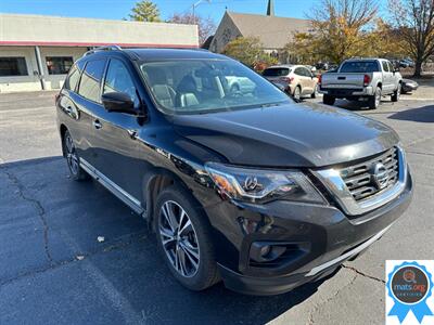 2017 Nissan Pathfinder Platinum   - Photo 2 - Richmond, IN 47374