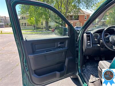 2022 RAM 1500 Classic Express - Photo 5 - Richmond, IN 47374