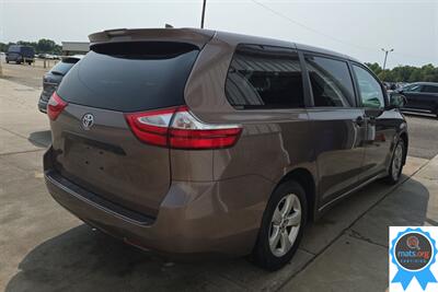 2019 Toyota Sienna L 7-Passenger   - Photo 1 - Richmond, IN 47374