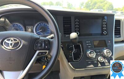 2019 Toyota Sienna L 7-Passenger   - Photo 4 - Richmond, IN 47374