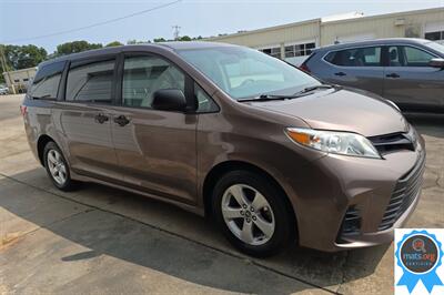 2019 Toyota Sienna L 7-Passenger   - Photo 3 - Richmond, IN 47374