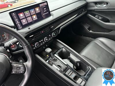 2025 Honda Accord Hybrid Touring   - Photo 14 - Richmond, IN 47374
