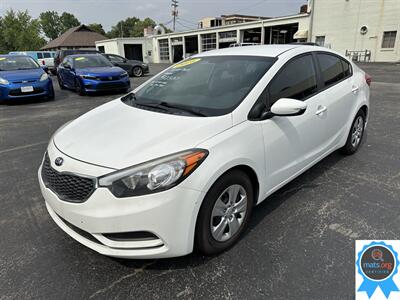 2016 Kia Forte LX *Stick Shift*   - Photo 1 - Richmond, IN 47374