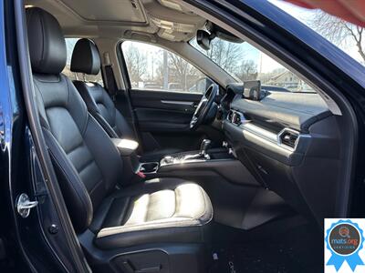 2022 Mazda CX-5 2.5 S Preferred   - Photo 11 - Richmond, IN 47374