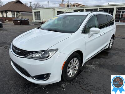 2017 Chrysler Pacifica Touring-L   - Photo 1 - Richmond, IN 47374