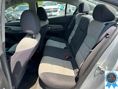 2012 Chevrolet Cruze LS   - Photo 9 - Richmond, IN 47374