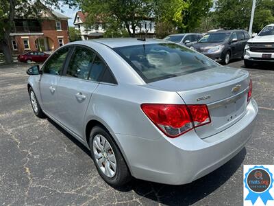 2012 Chevrolet Cruze LS   - Photo 4 - Richmond, IN 47374